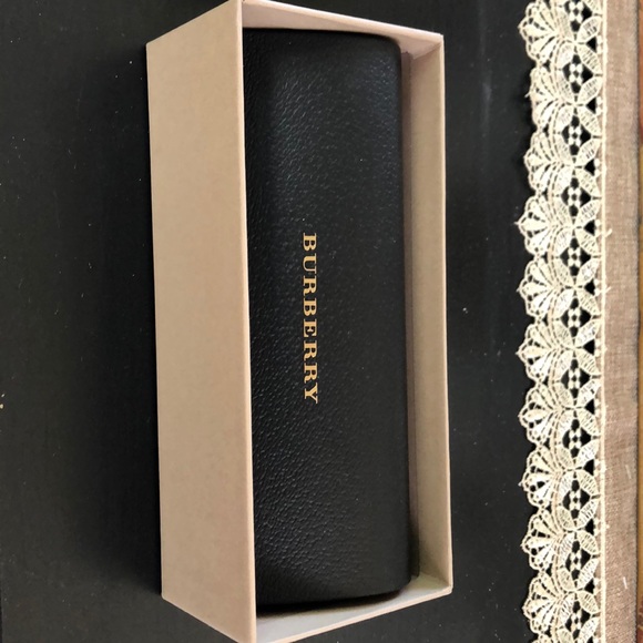 Brand New Burberry Sunglasses - Picture 2 of 5